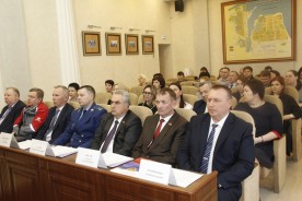 Председатель Волгодонской городской Думы-глава города Волгодонска Сергей Ладанов отчитался перед депутатами о проделанной в 2023 году работе